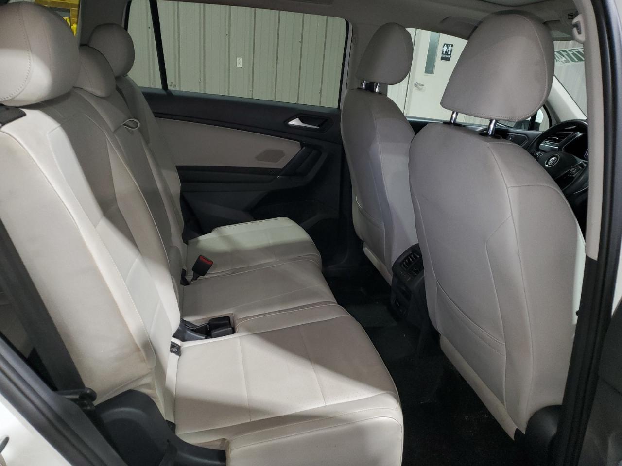 2020 Volkswagen Tiguan - Image 11