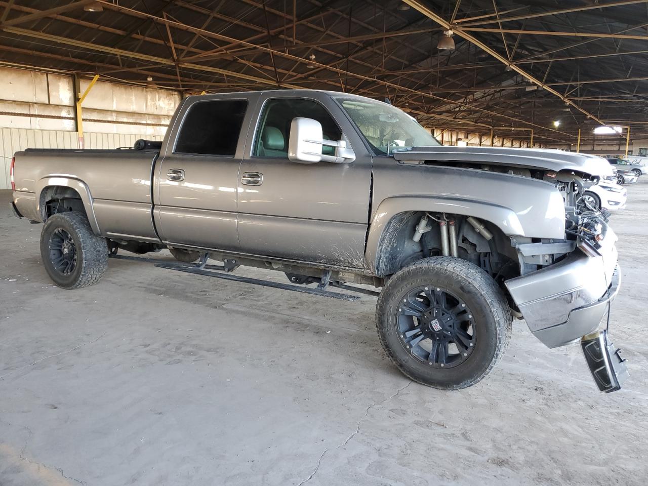 2006 Chevrolet Silverado - Image 4