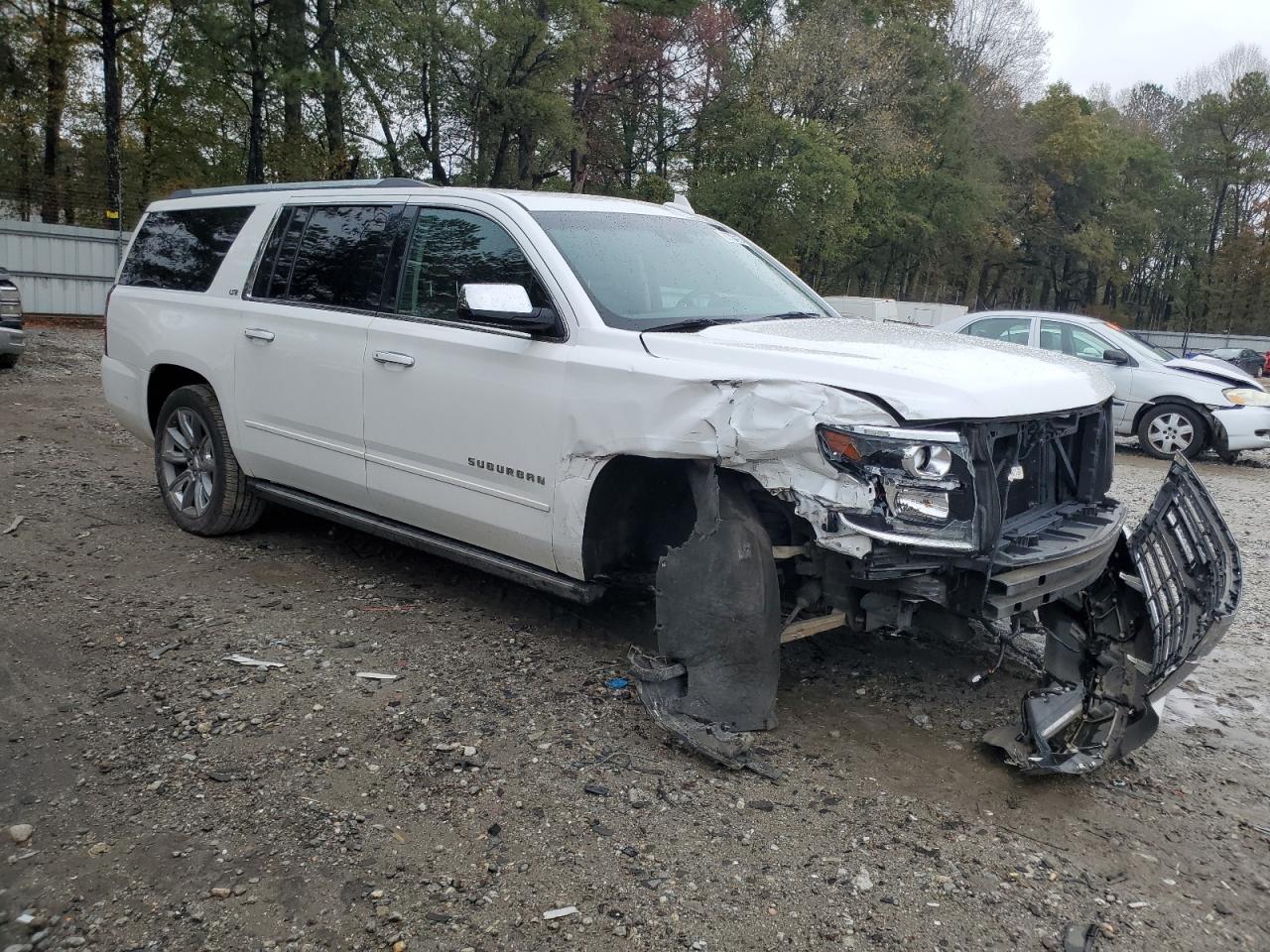 2016 Chevrolet Suburban - Image 4