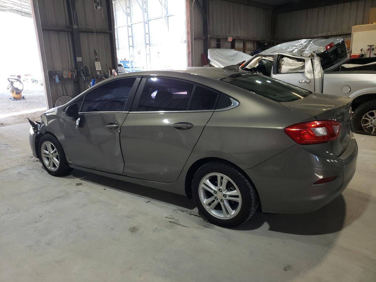 2017 Chevrolet Cruze - Image 2