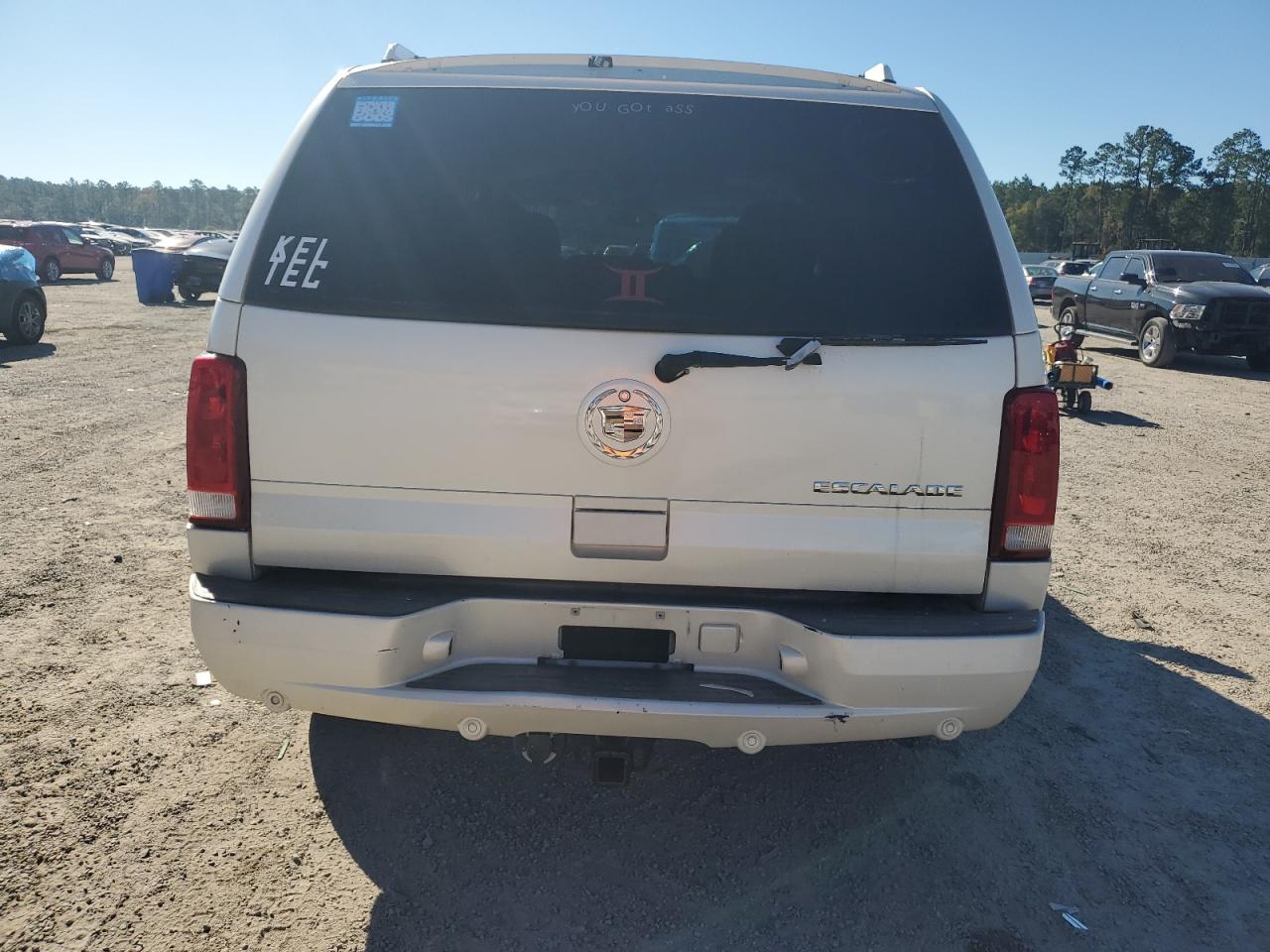 2004 Cadillac Escalade - Image 6