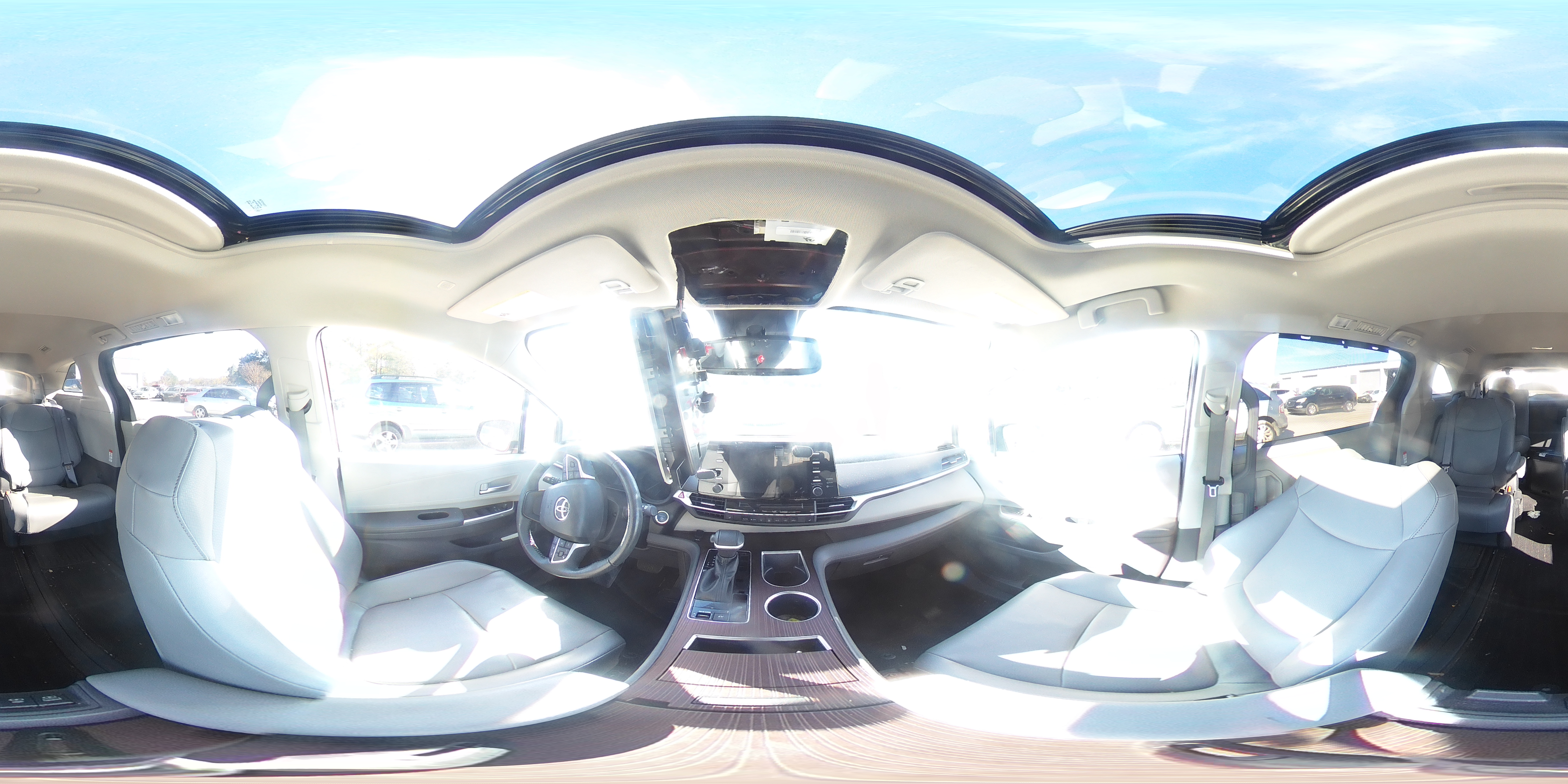 2022 Toyota Sienna - Image 14