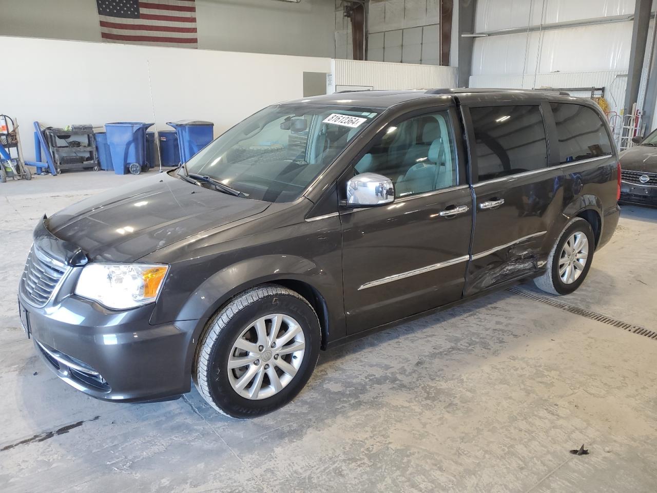 2016 Chrysler Town & Country - Image 1