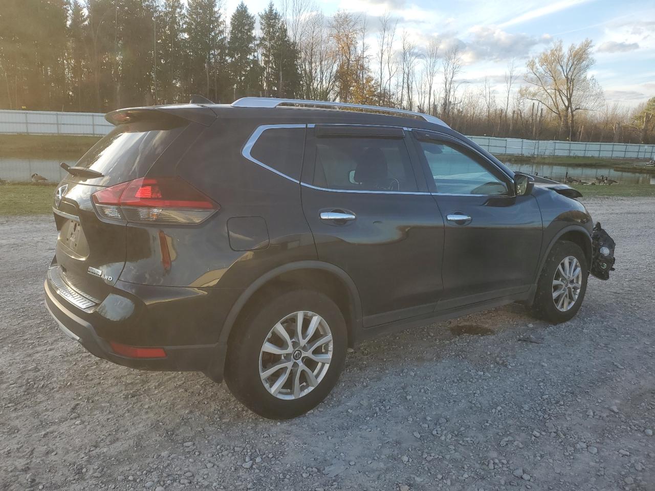 2019 Nissan Rogue - Image 3