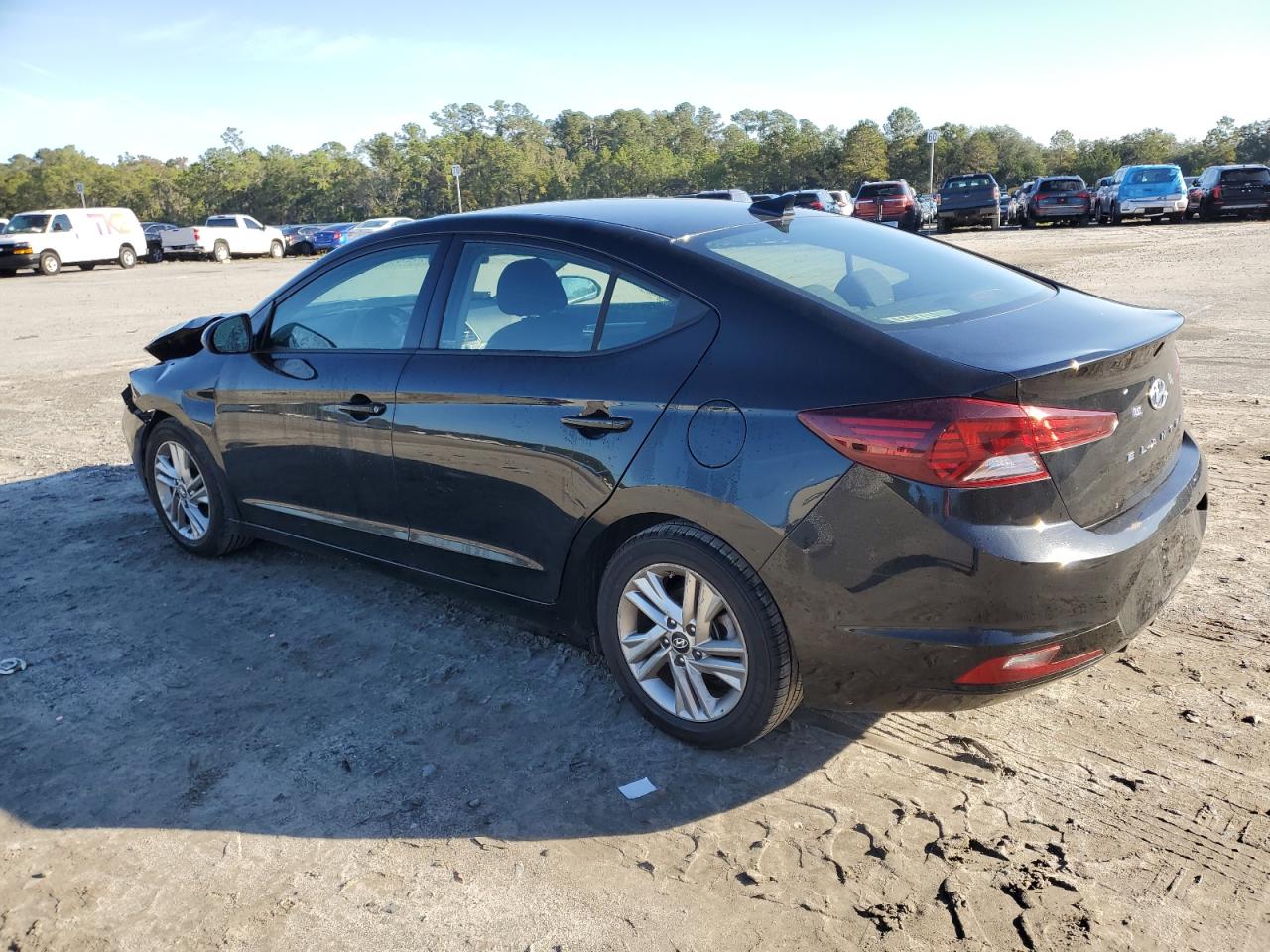 2019 Hyundai Elantra - Image 2