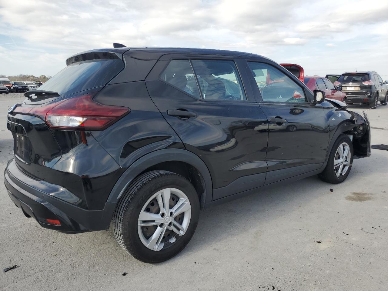 2021 Nissan Kicks - Image 3