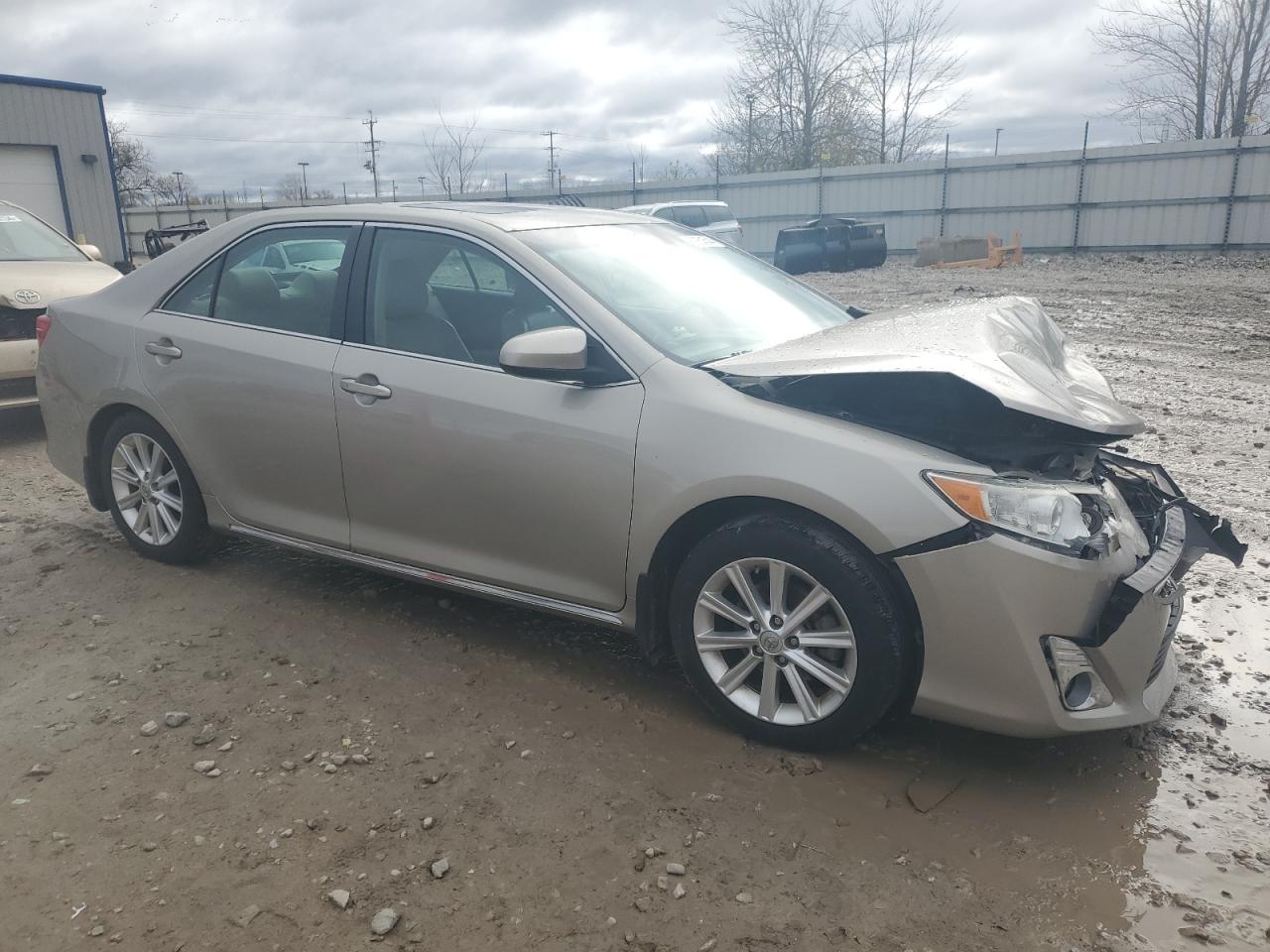 2014 Toyota Camry - Image 4