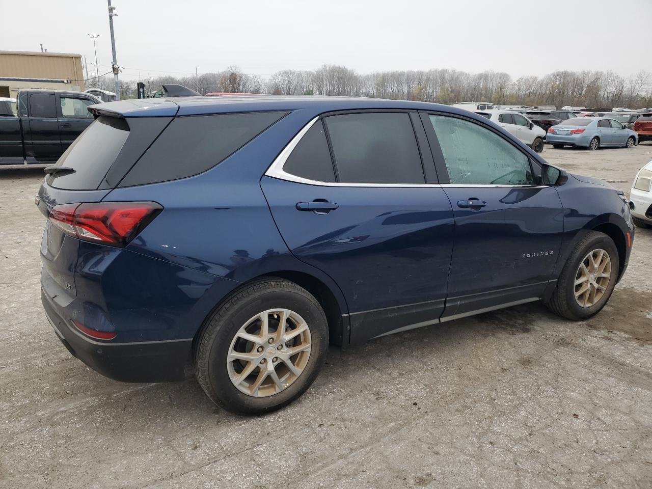 2022 Chevrolet Equinox - Image 3