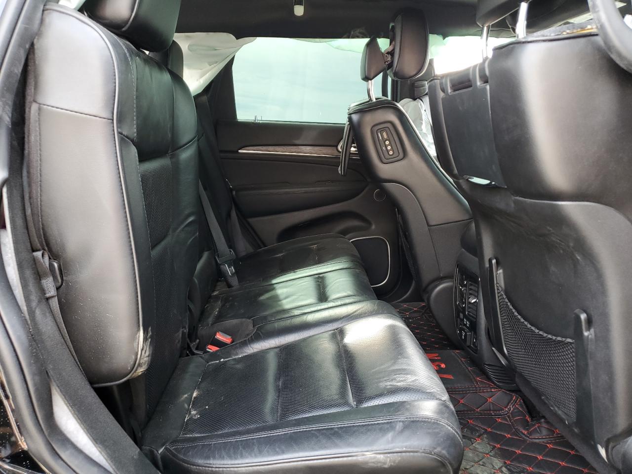 2018 Jeep Grand Cherokee - Image 11