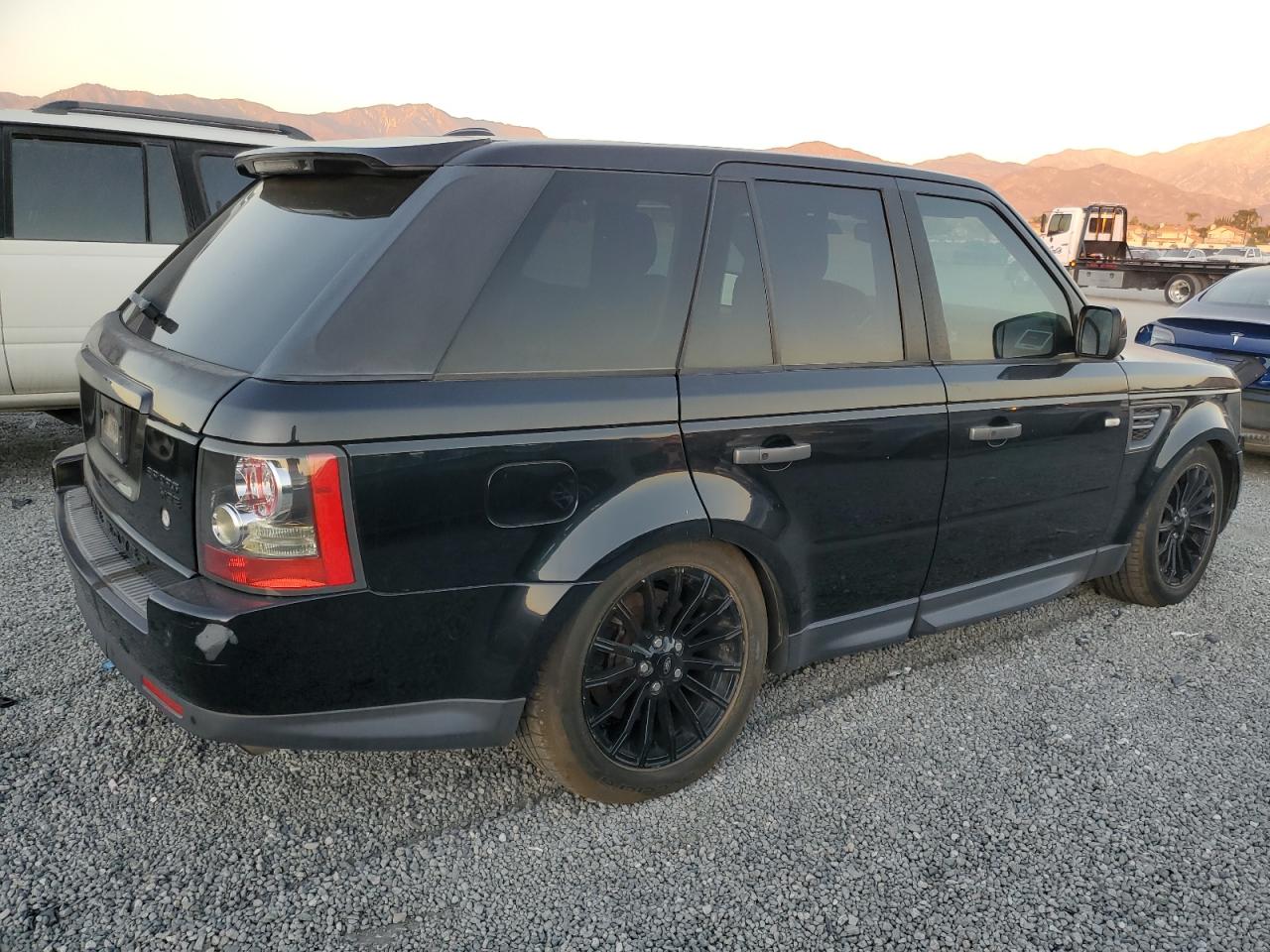 2011 Land Rover Range Rover - Image 3