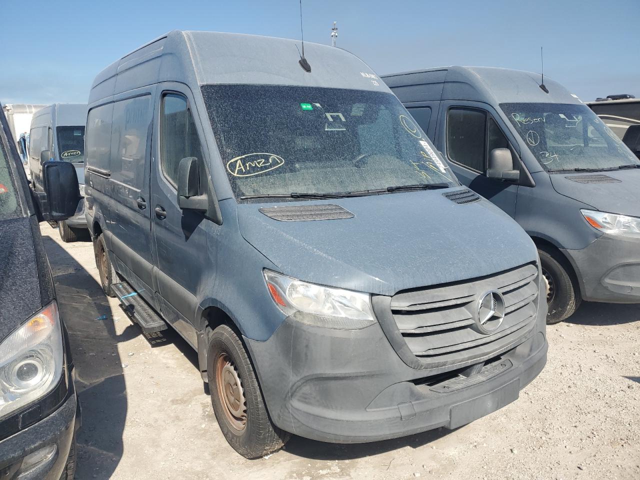 VIN WD4PF0CD7KP083888 2019 MERCEDES-BENZ SPRINTER no.4