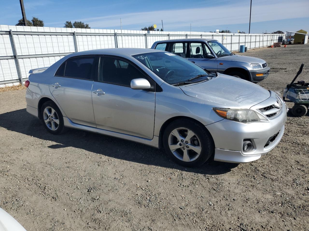 VIN 2T1BU4EE5DC114855 2013 TOYOTA COROLLA no.4