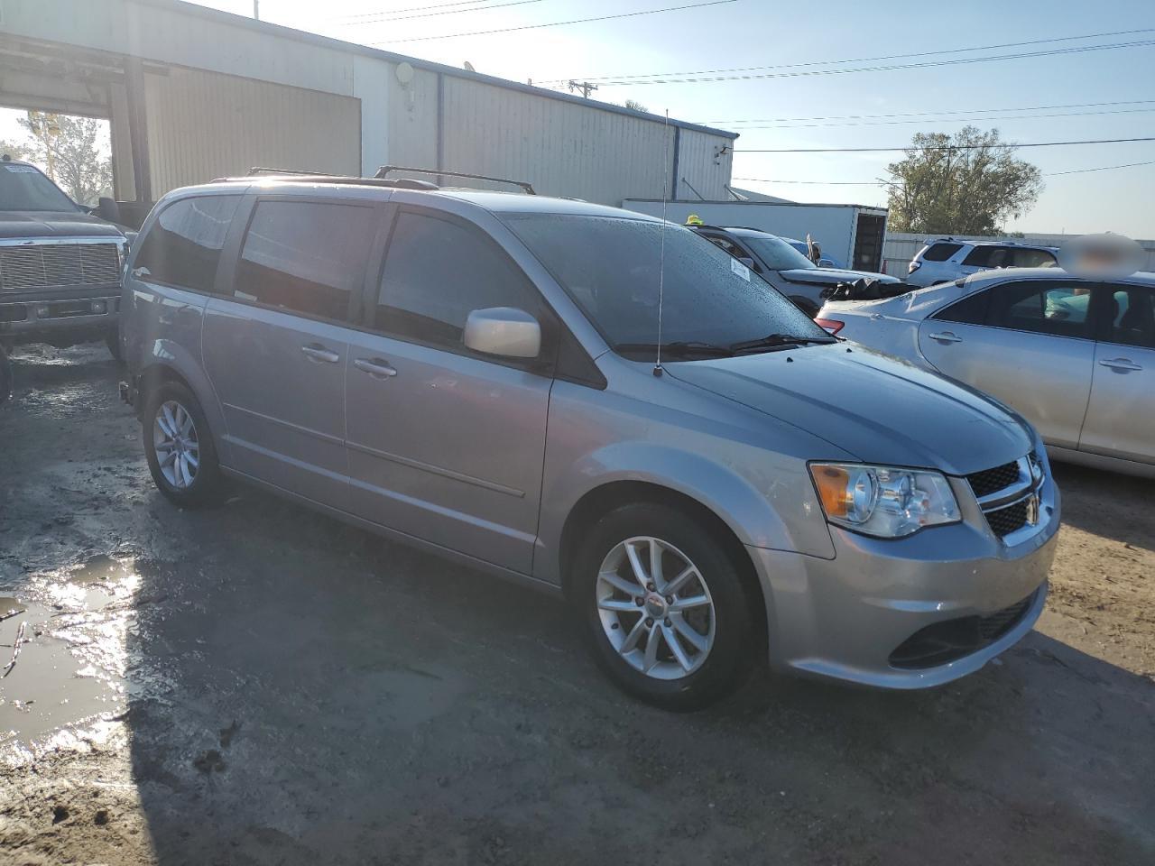 2016 Dodge Caravan - Image 4
