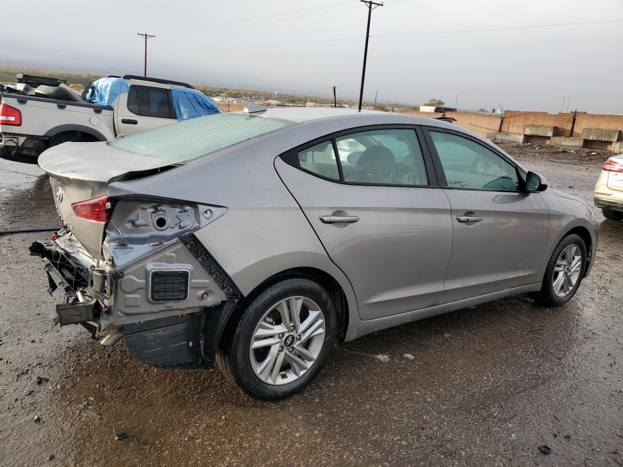 2020 Hyundai Elantra - Image 3