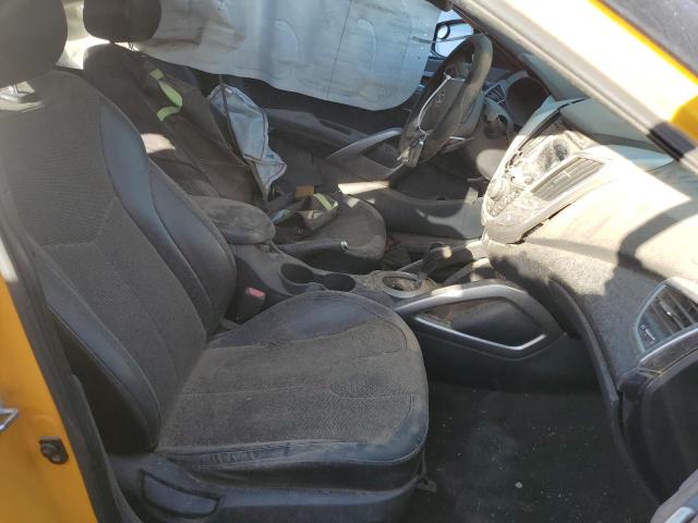  HYUNDAI VELOSTER 2012 Желтый