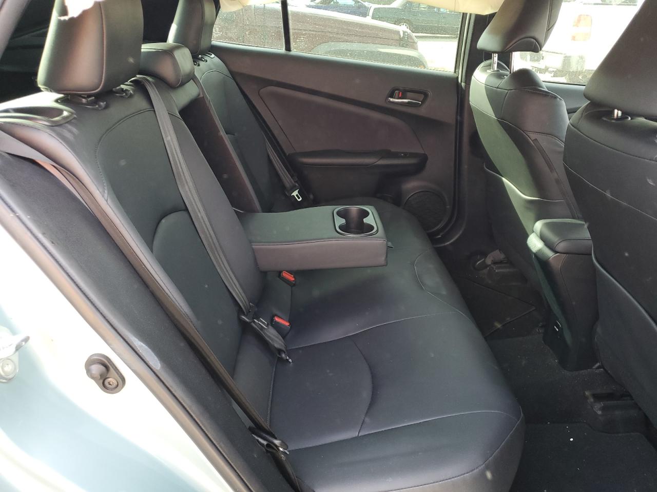 2018 Toyota Prius - Image 10