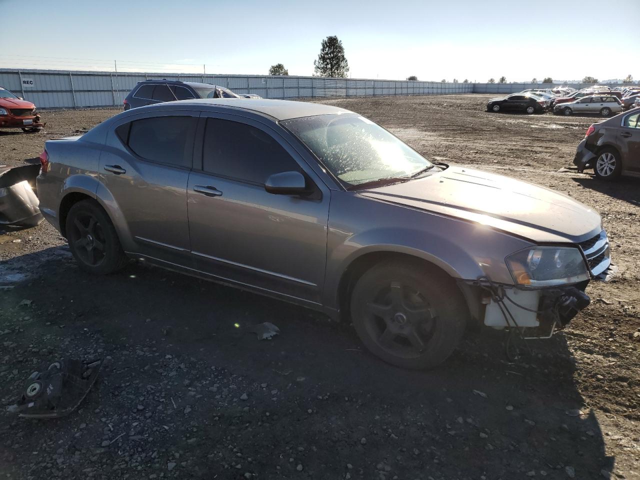 VIN 1C3CDZCGXDN666553 2013 DODGE AVENGER no.4