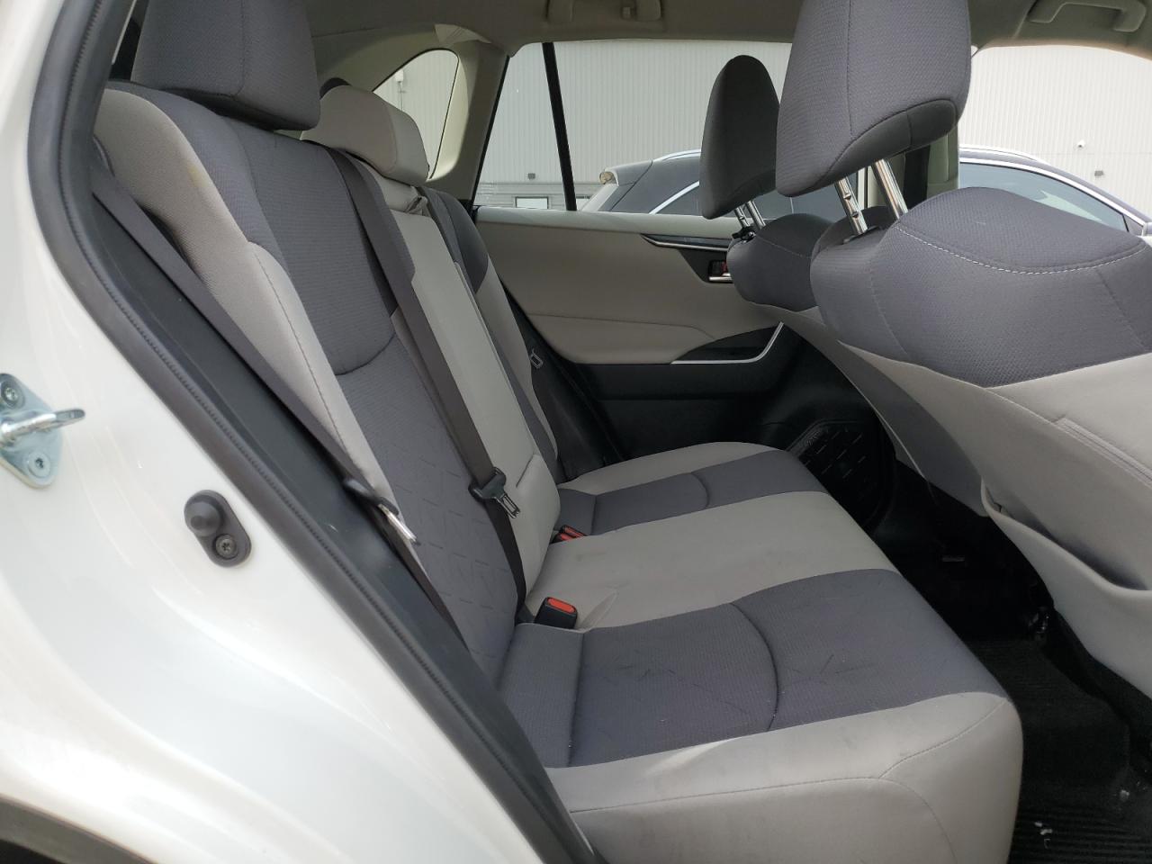 2021 Toyota RAV 4 - Image 11