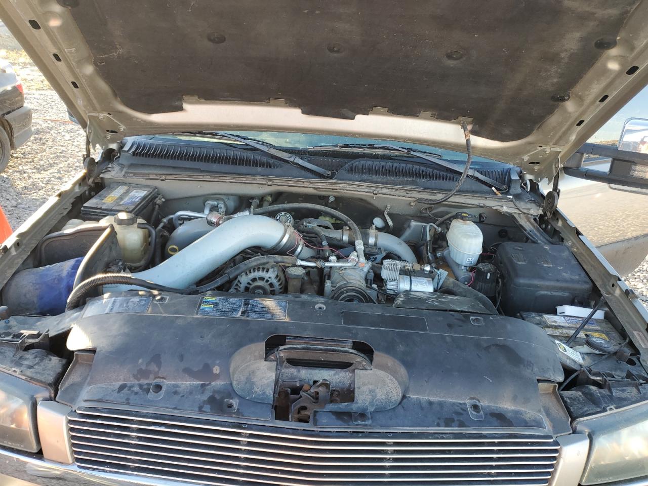 2003 Chevrolet Silverado - Image 11