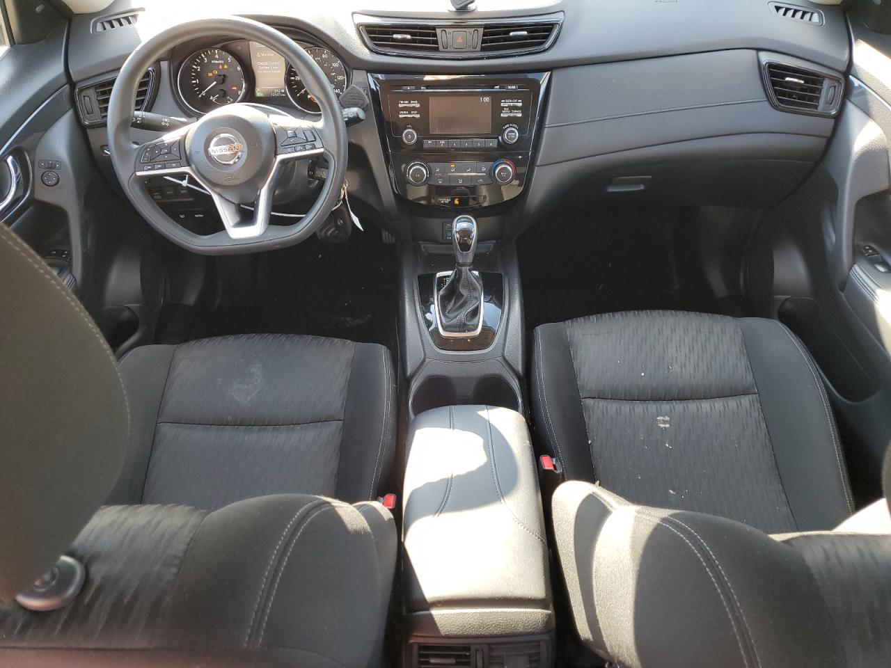 2017 Nissan Rogue - Image 8