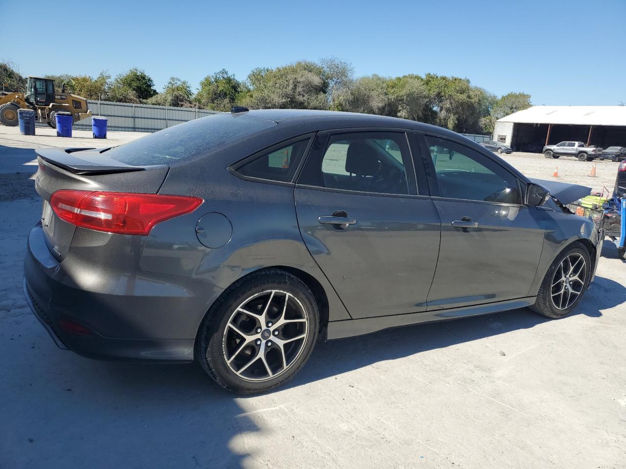 2016 Ford Focus Se VIN: 1FADP3F26GL391385 Lot: 81172294