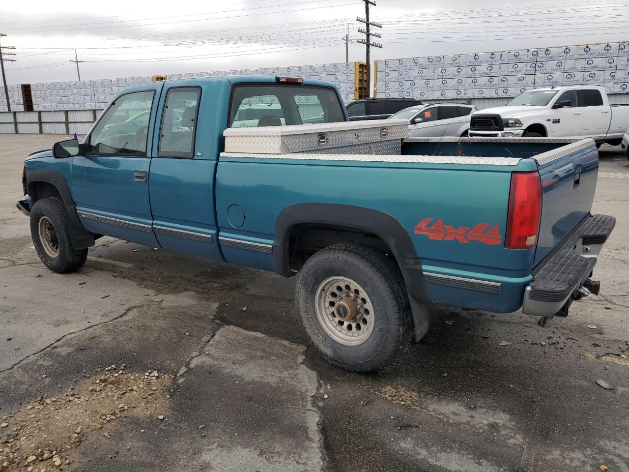 1997 Chevrolet GMT-400 - Image 2