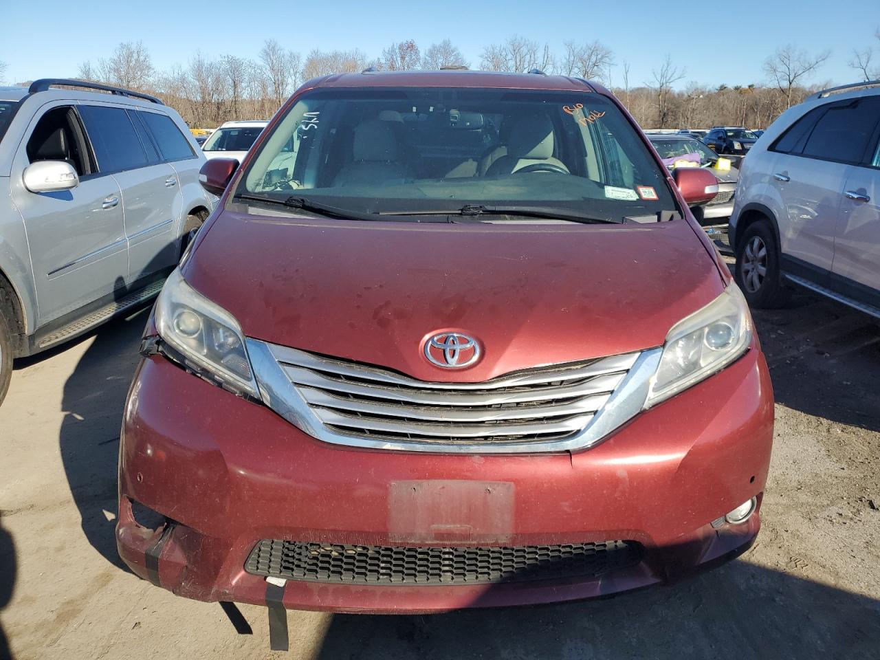 2017 Toyota Sienna - Image 5