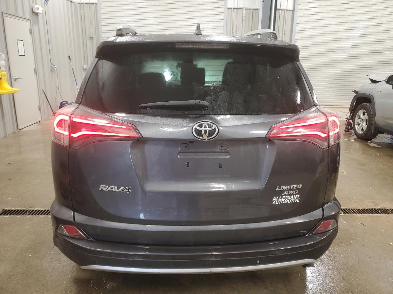 2016 Toyota RAV 4 - Image 6