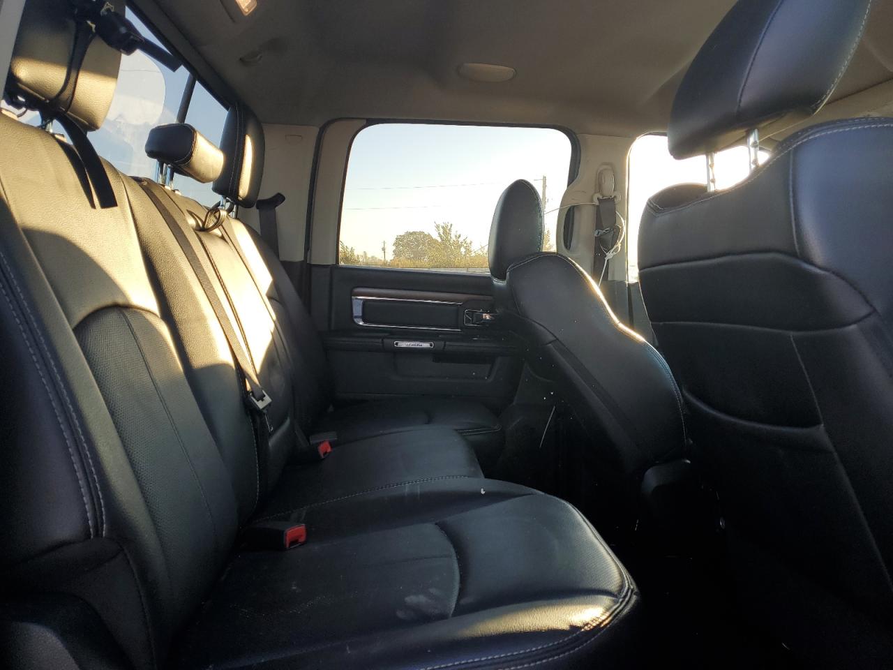 2018 RAM 1500 - Image 10
