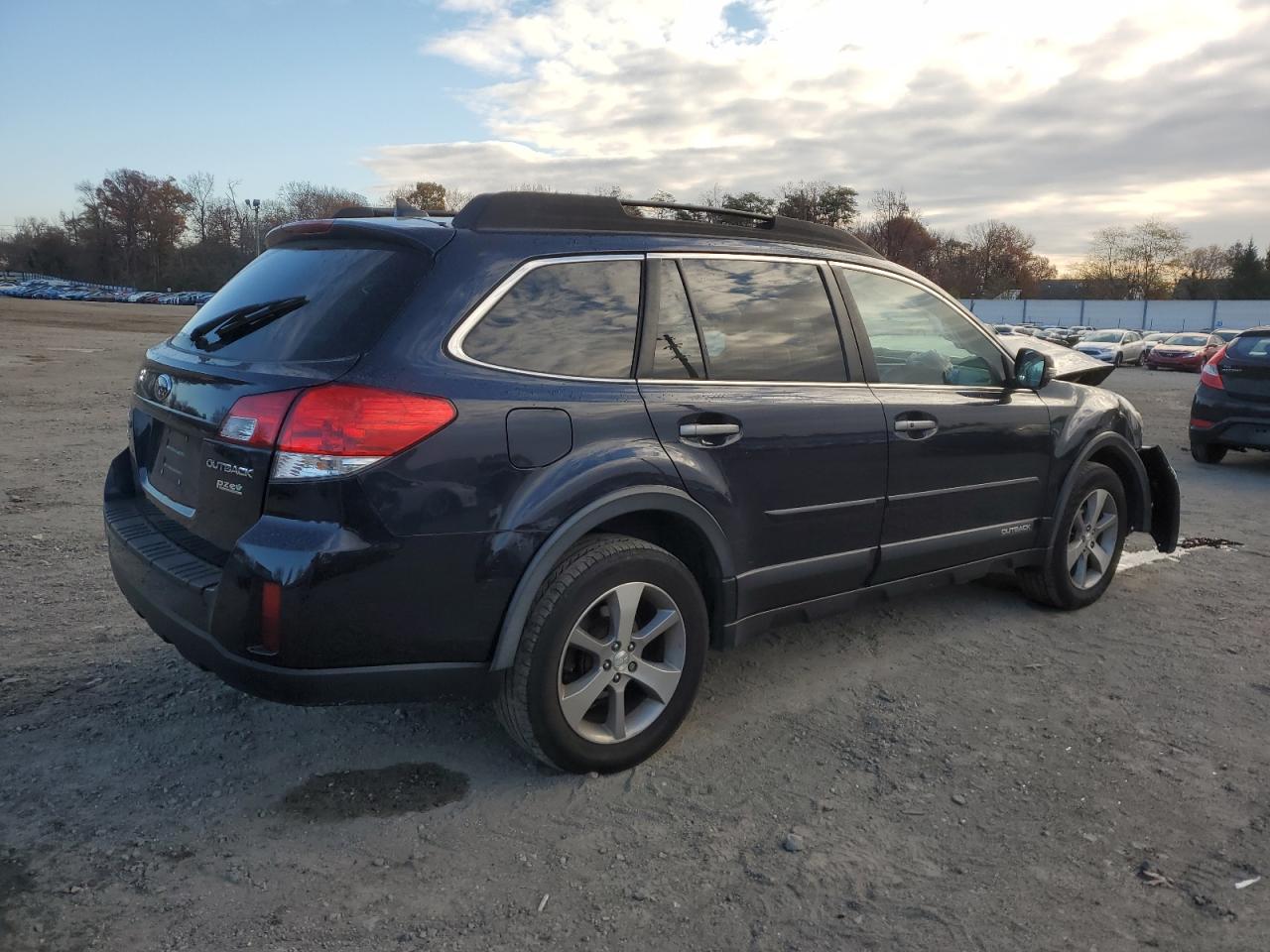 2014 Subaru Outback - Image 3