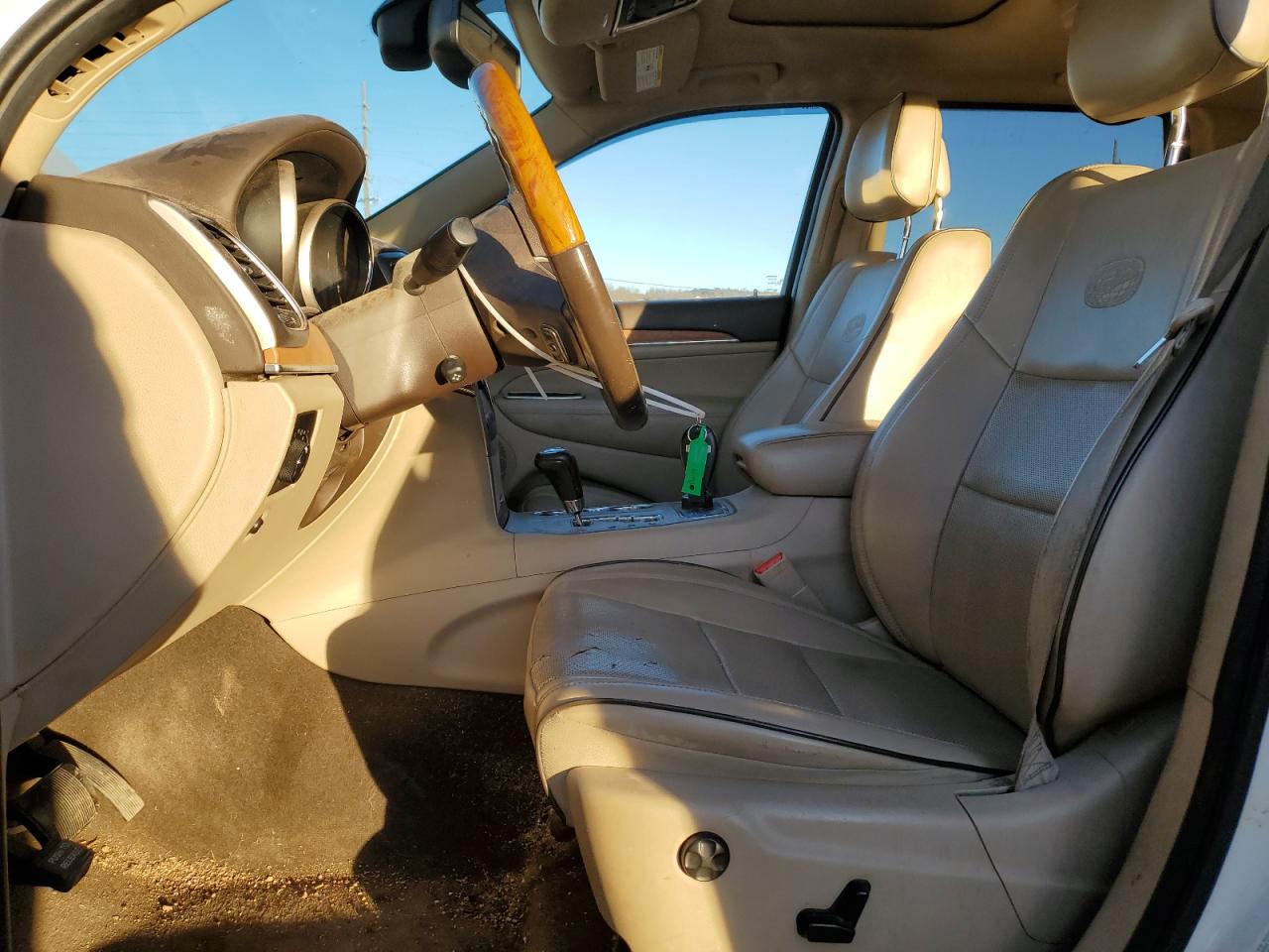 2011 Jeep Grand Cherokee - Image 7