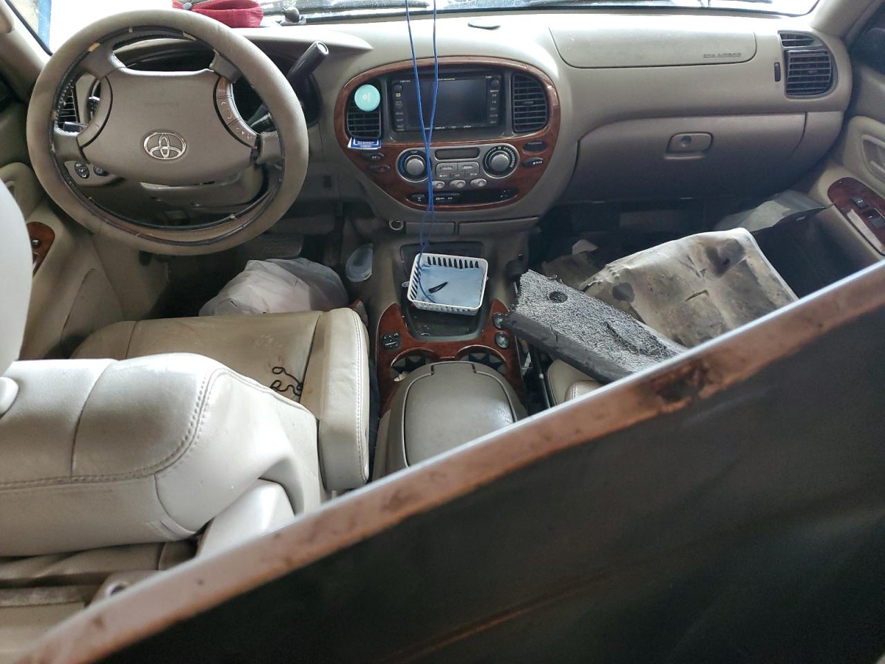 2006 Toyota Sequoia - Image 8
