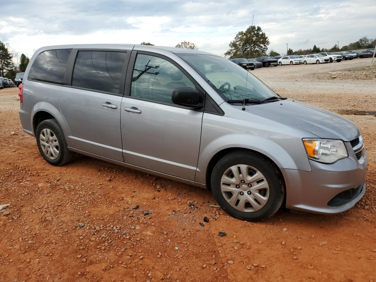 2018 Dodge Caravan - Image 4