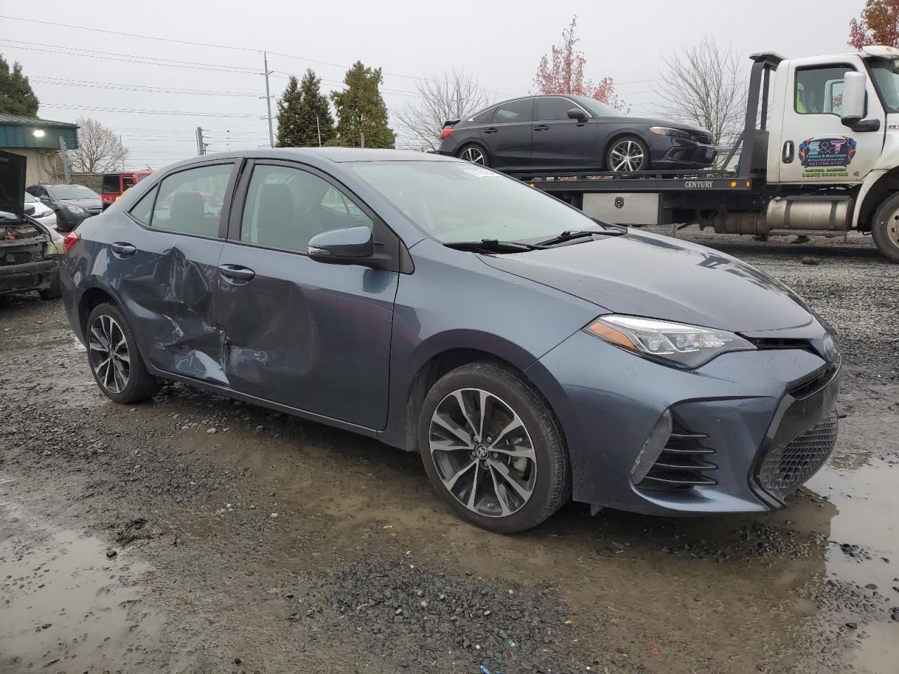 VIN 2T1BURHE5JC000245 2018 TOYOTA COROLLA no.4