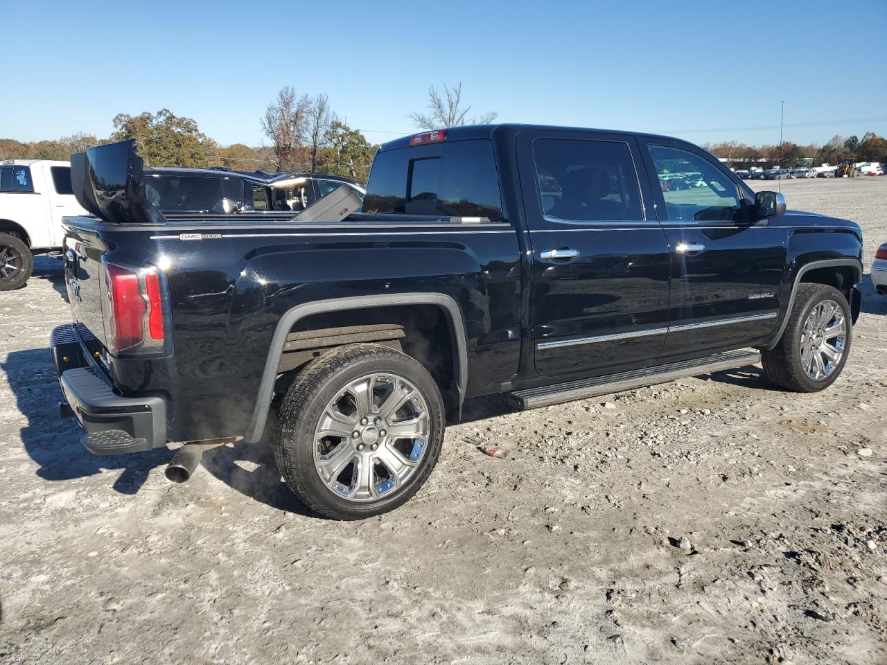 2018 GMC Sierra - Image 3