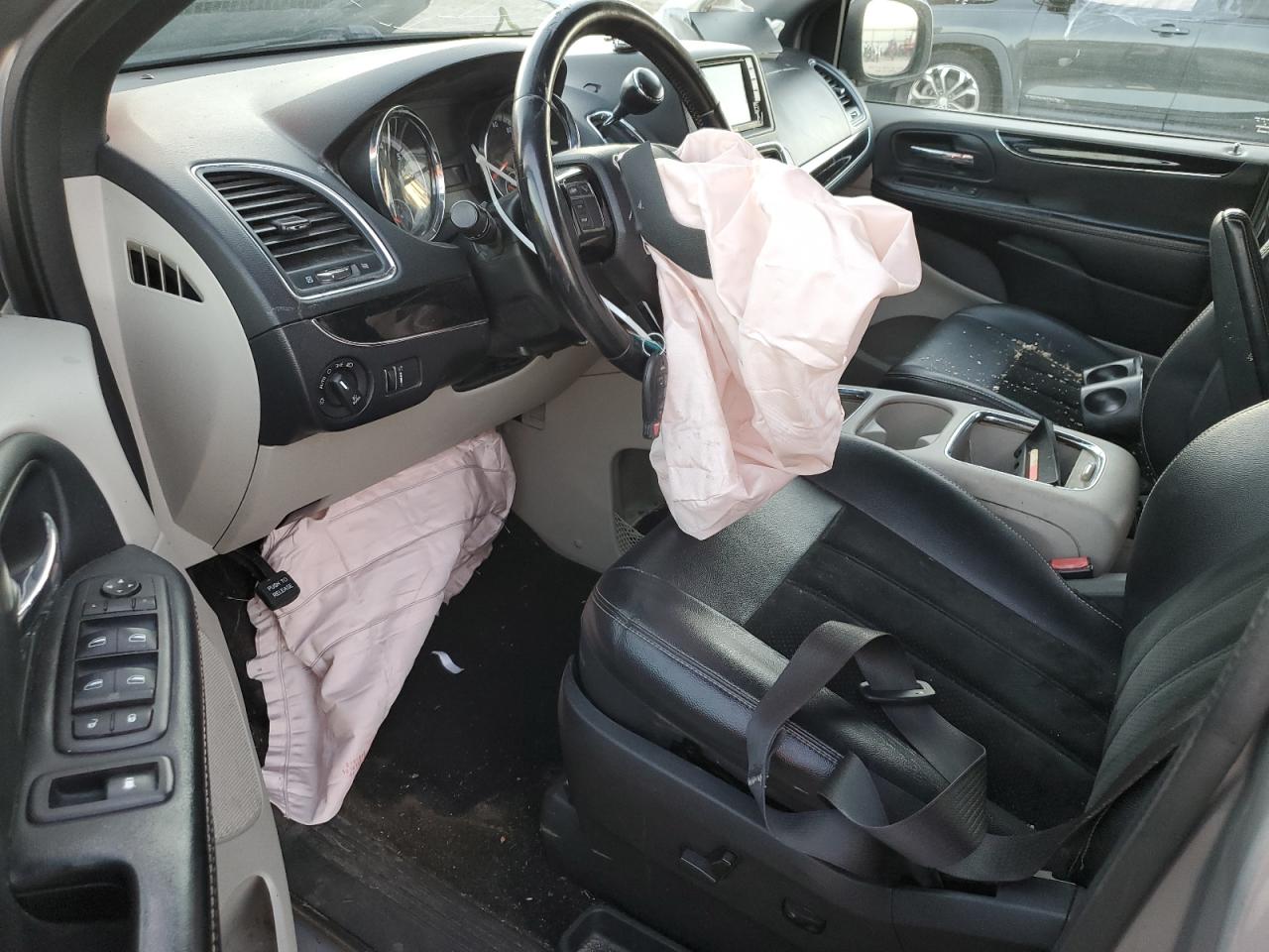 2016 Dodge Caravan - Image 8