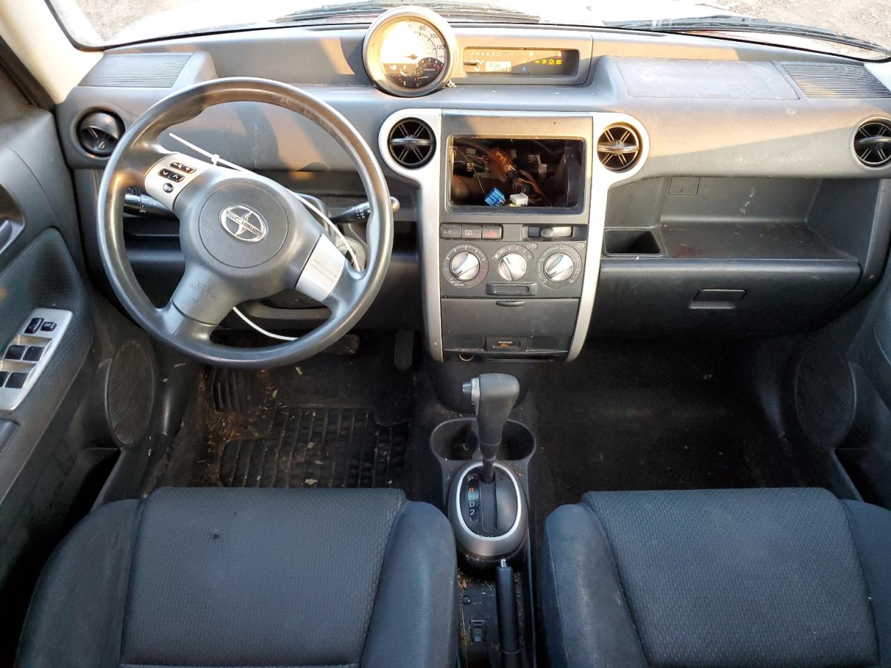 2006 Scion xB - Image 8