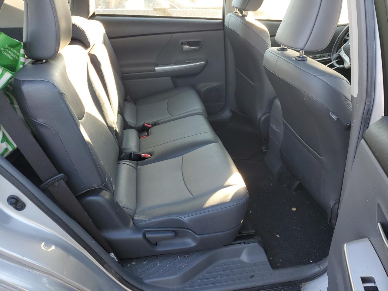 2014 Toyota Prius - Image 10