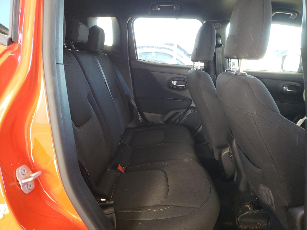 2021 Jeep Renegade - Image 11