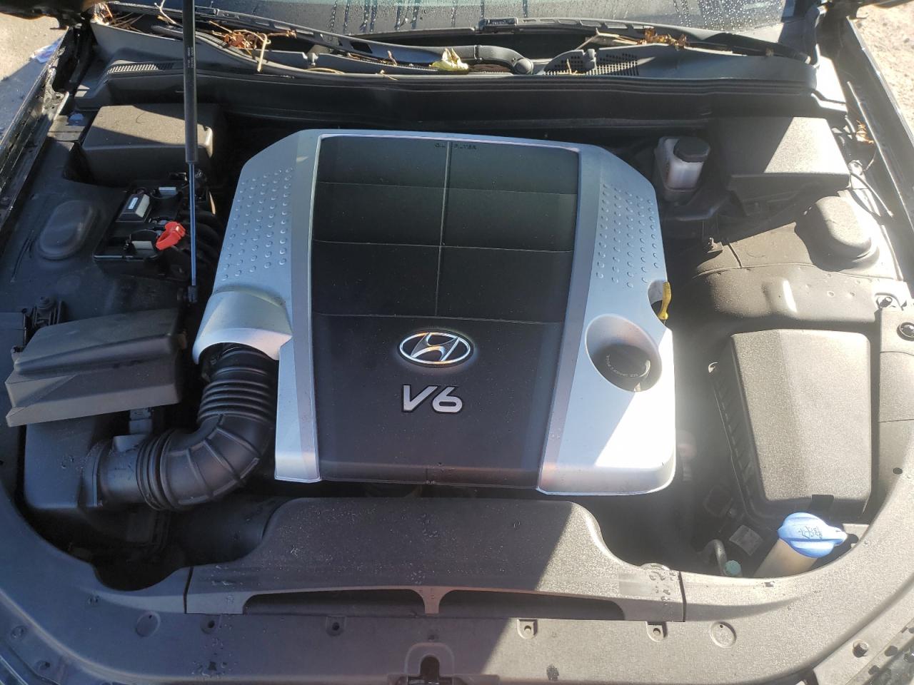 2011 Hyundai Genesis - Image 11