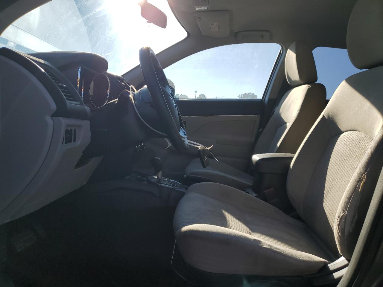 2017 Mitsubishi Outlander - Image 7