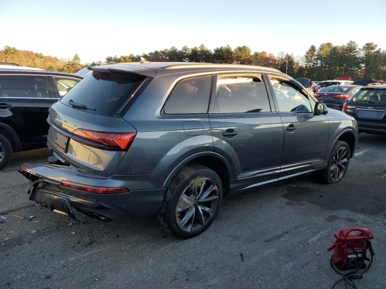 2024 Audi SQ7 - Image 3