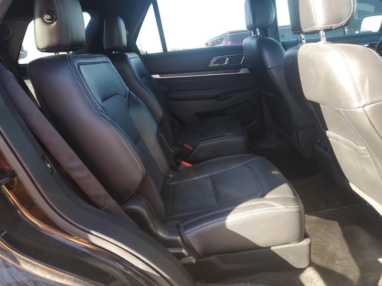 2017 Ford Explorer - Image 11