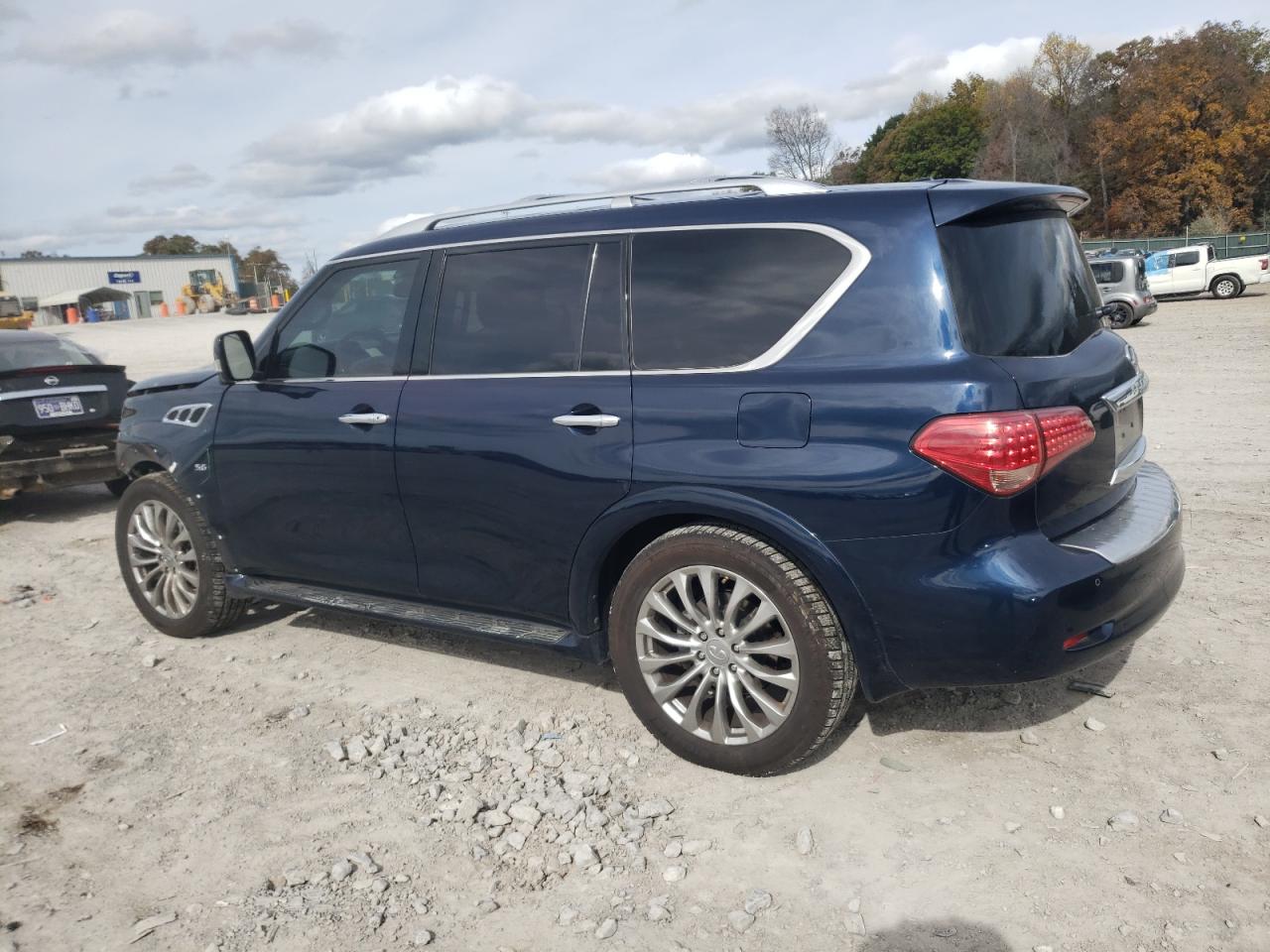 2017 Infiniti QX80 - Image 2