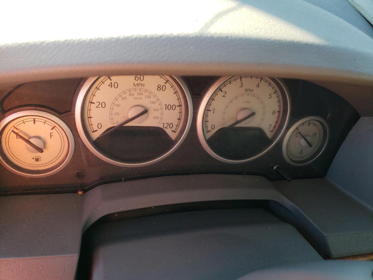 2009 Chrysler Town & Country - Image 9