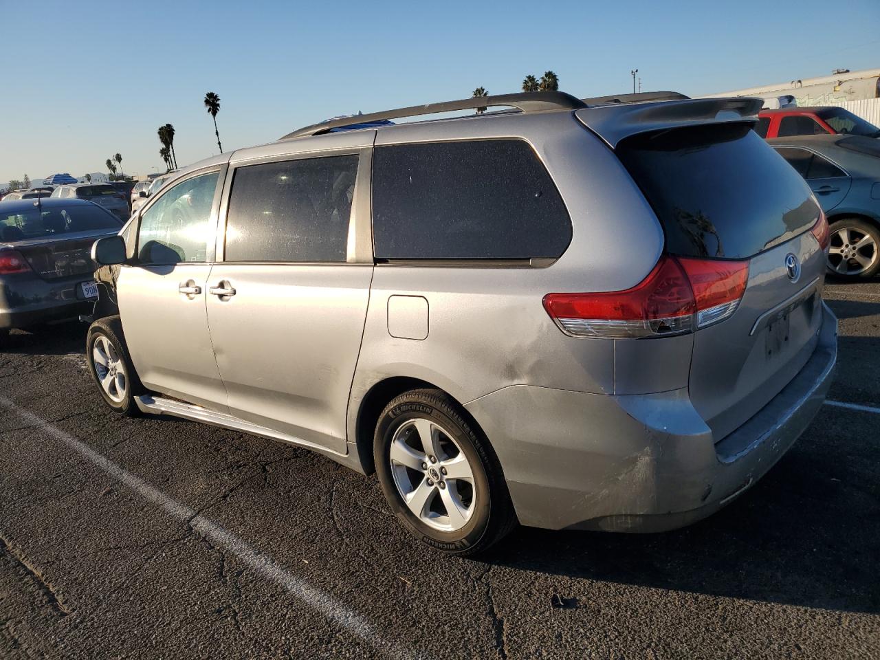 2012 Toyota Sienna - Image 2