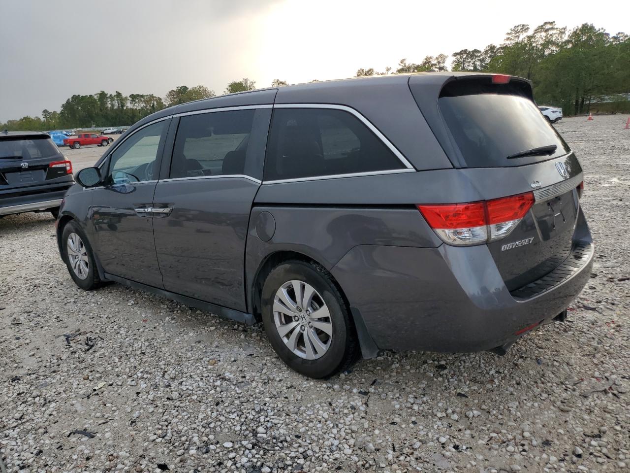 2015 Honda Odyssey - Image 2