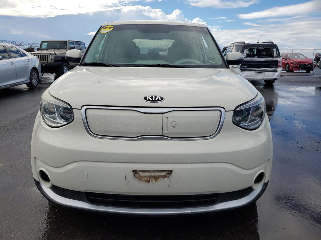 VIN KNDJP3AE2J7026684 2018 KIA SOUL no.5