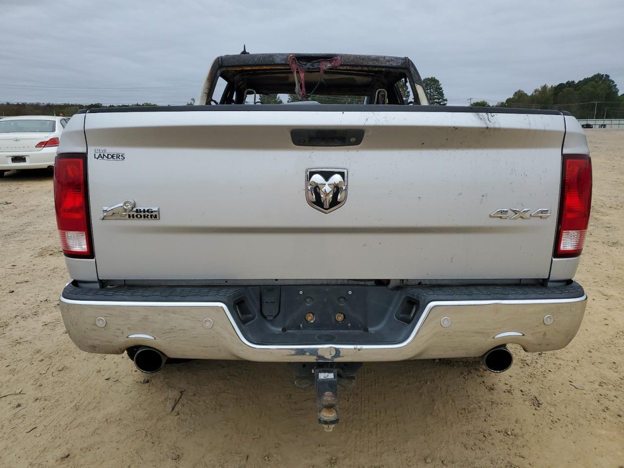 2016 RAM 1500 - Image 6