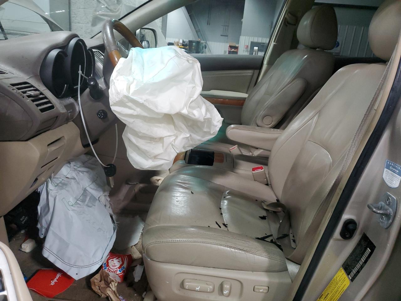 2005 Lexus RX - Image 7